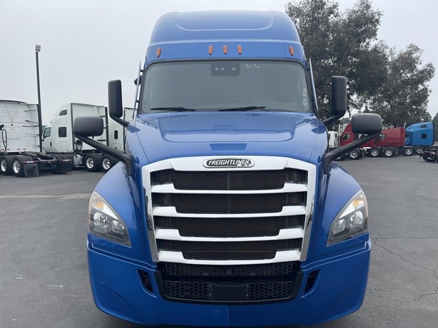 Freightliner $35,000 USD 